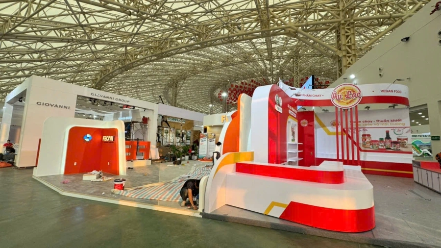 Không gian gian hàng triển lãm nổi bật tại Hà Nội thu hút khách tham quan