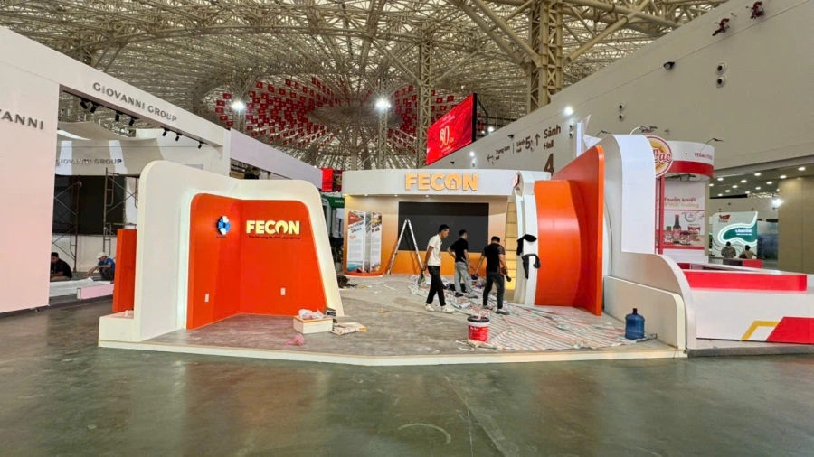 Gian hàng triển lãm hoàn thiện tại Hà Nội với ánh sáng và nội thất cao cấp