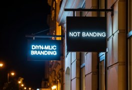 Biển Vẫy Có Đèn LED & Không Đèn 2026: So Sánh Chi Phí, Hiệu Quả Thu Hút Ban Đêm & Lựa Chọn Tối Ưu