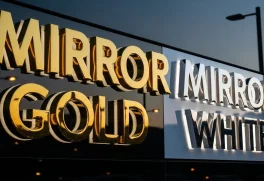 Biển Inox Vàng Gương & Trắng Gương 2026: So Sánh Độ Bền & Bí Quyết Bảo Quản Luôn Sáng Đẹp