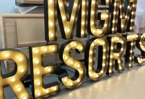 Cách nhận biết đâu là chữ inox dập nổi cao cấp