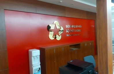 Làm chữ nổi  tại bộ phận cơ quan một cửa