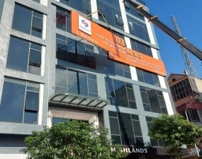 Làm biển alu cho tòa nhà cao cấp ở Hà Nội