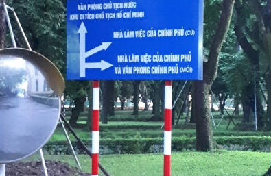 Làm biển chỉ đường