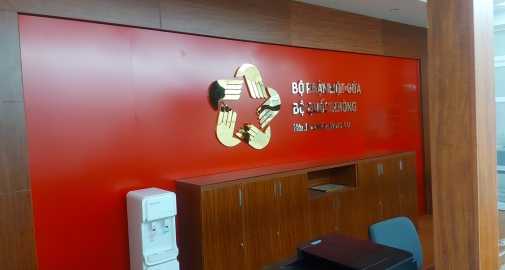 Làm chữ nổi  tại bộ phận cơ quan một cửa